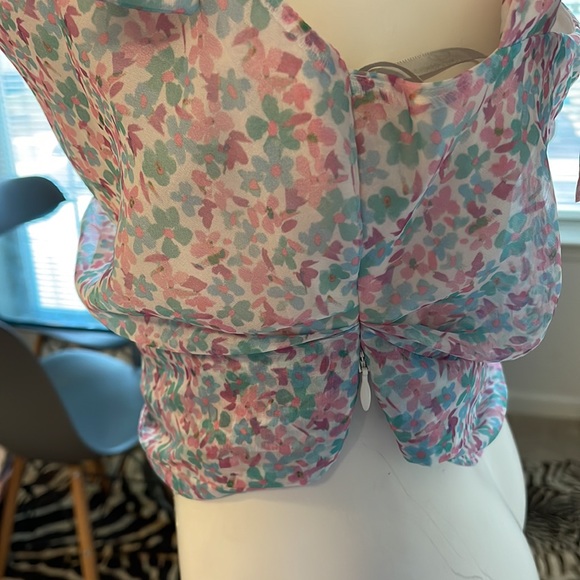 Lovers + friends floral top - Picture 8 of 8